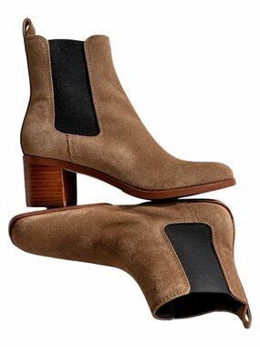 Steve Madden Rhiannon Chelsea Boots  Cognac Suede  Sizes 9 💞